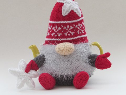 Christmas Gnome Tea Cosy Knitting Pattern