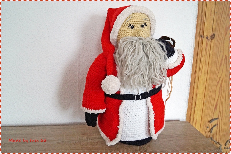 Weihnachtsmann Alfons mit Musik / Spieluhr Häkelanleitung 45 cm