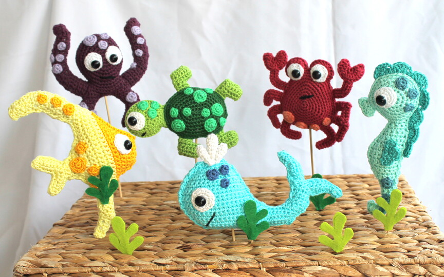 Crochet a Fish Mobile – six sea animals for the nursery (EN & DE)
