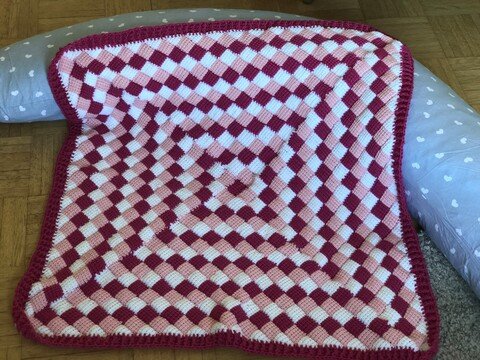 Baby-Decke Entrelac aus der Mitte