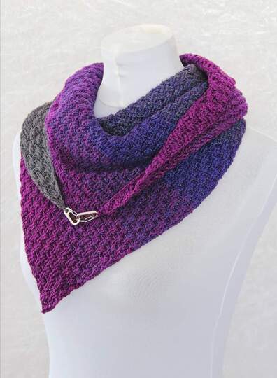 Free crochet pattern shawl // scarf // neckerchief "Crossy"