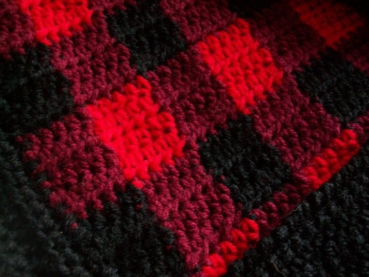 Pattern Hunter Plaid Shoulder Shawl