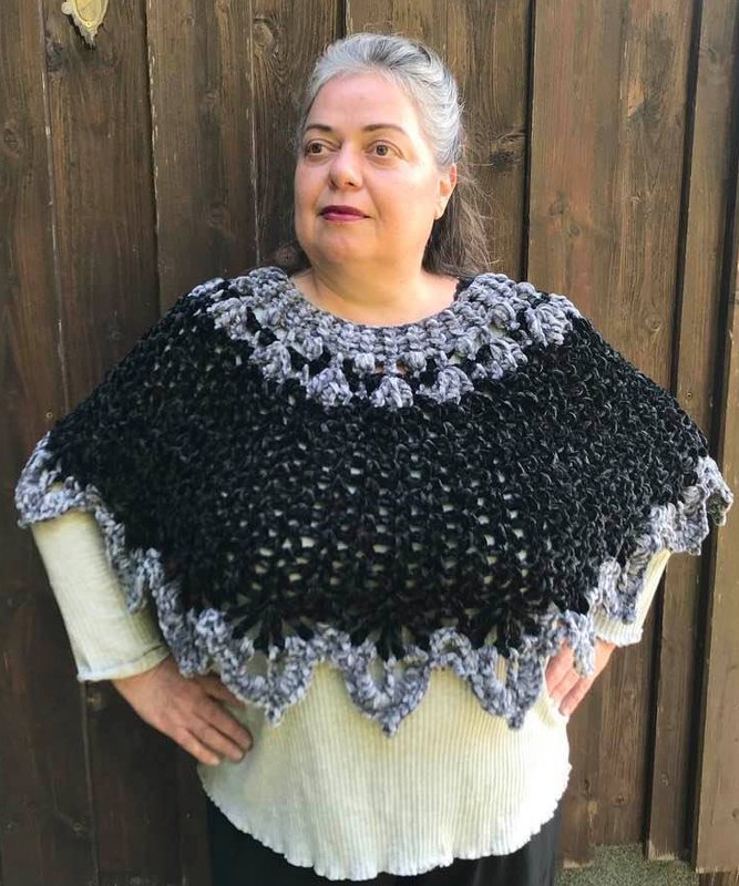Kuscheliger Poncho "Teddy" - Bild 8