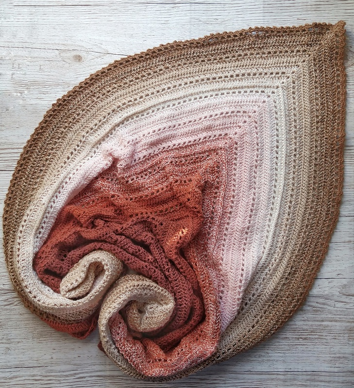 Pattern Márta Shawl