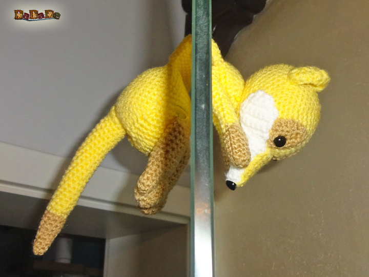 Klemmschutz Erdmännchen, gehäkelt von DaDaDe