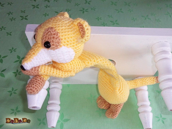 Klemmschutz Erdmännchen, gehäkelt von DaDaDe