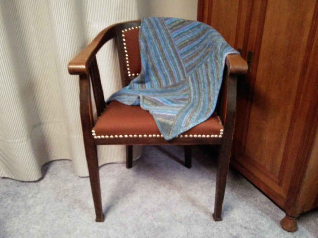 Anleitung Schräg gestrickte Babydecke