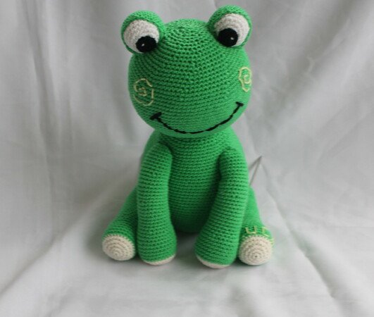 frog Luca crochet pattern