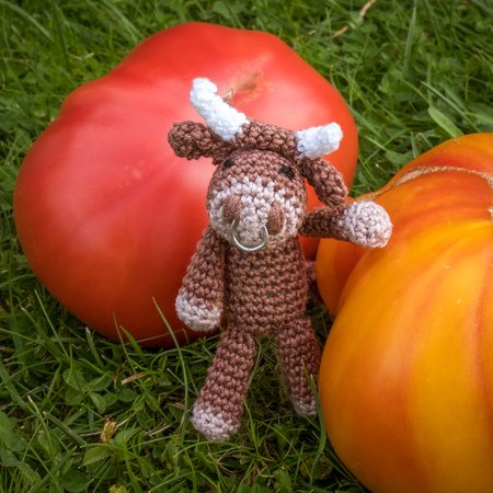 Bull 'Stan' • LuckyTwins • Amigurumi crochet pattern (3 sizes)