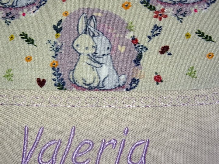 Lätzchen 20x26cm und 16x26cm ITH Stickdatei