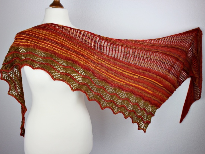 Strickanleitung asymmetrisches Dreieckstuch mit Lochmuster "Montana"