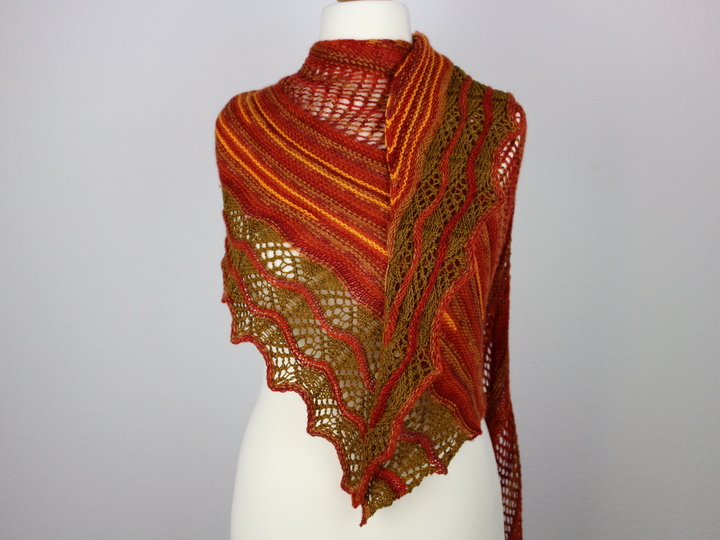Strickanleitung asymmetrisches Dreieckstuch mit Lochmuster "Montana"