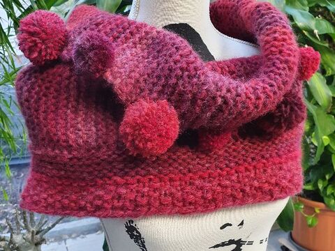 Anleitung Pom Pon Loop Schulterwärmer