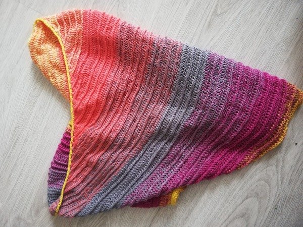 Pattern asymmetrical shawl "Autumn"