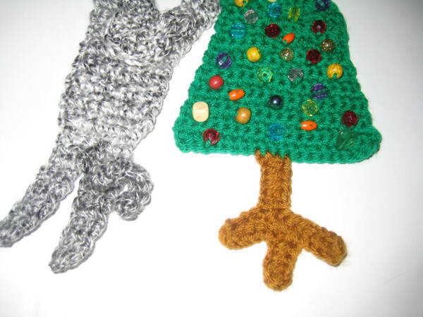 Pattern Cat with Christmas tree applique