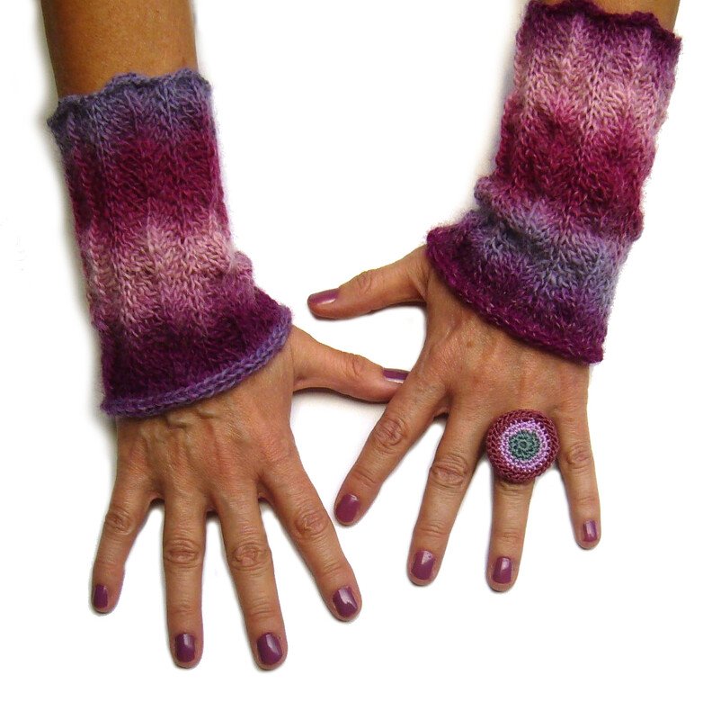 Knitting Patterns – Wrist Warmers #4