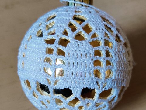 Häkelanleitung für umhäkelte Weihnachtskugel - Muster Glocke