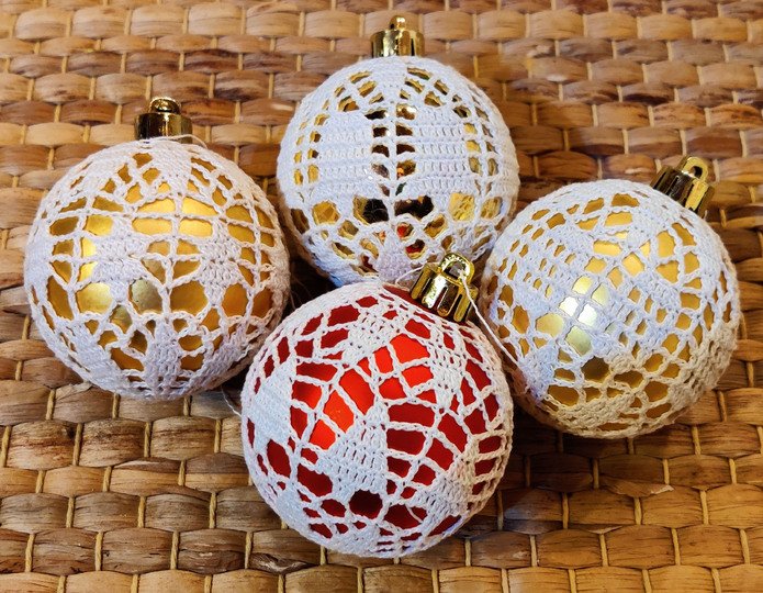 Häkelanleitung für umhäkelte Weihnachtskugel - Muster Stern