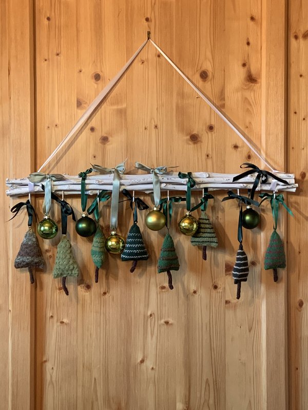 Anleitung Weihnachtsbäume gestrickt aus Sockenwolle - Bild 2