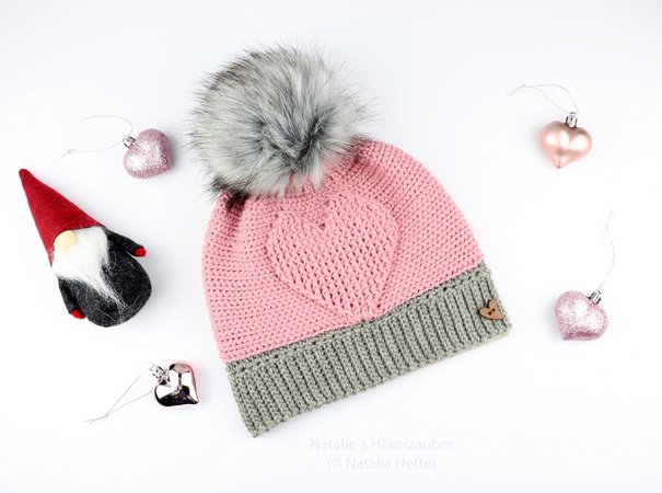 Beanie with a heart en/de, PDF + 2 videos (all sizes, knitted look)