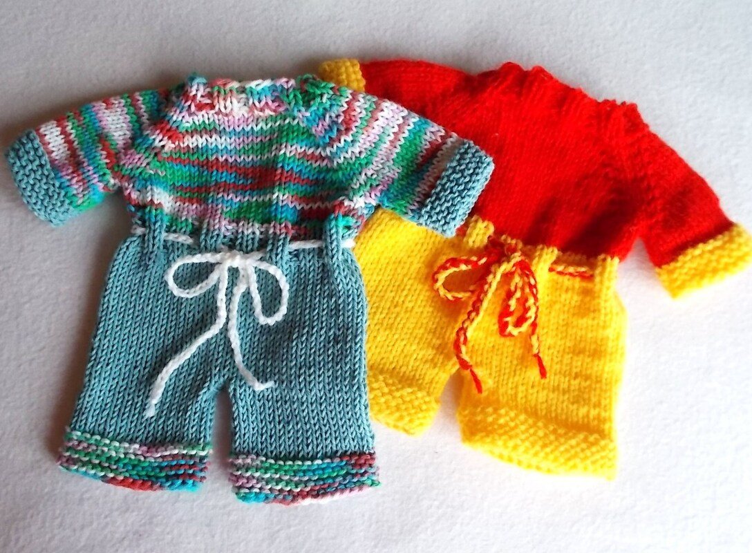 Overall für Teddys oder Puppen 25-30 cm - Strickanleitung
