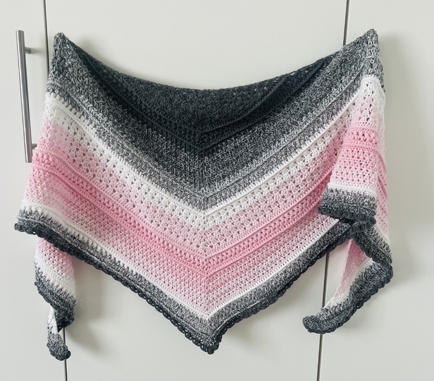 Häkelanleitung flaches und dichtes Dreieckstuch Little beauty