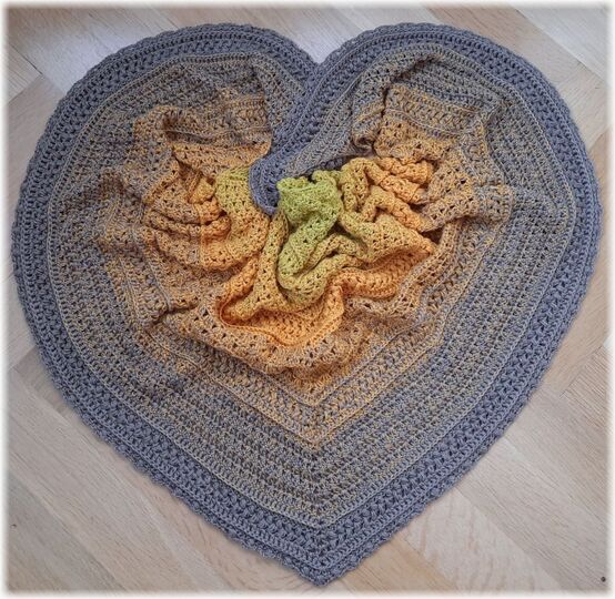 Häkelanleitung flaches und dichtes Dreieckstuch Little beauty