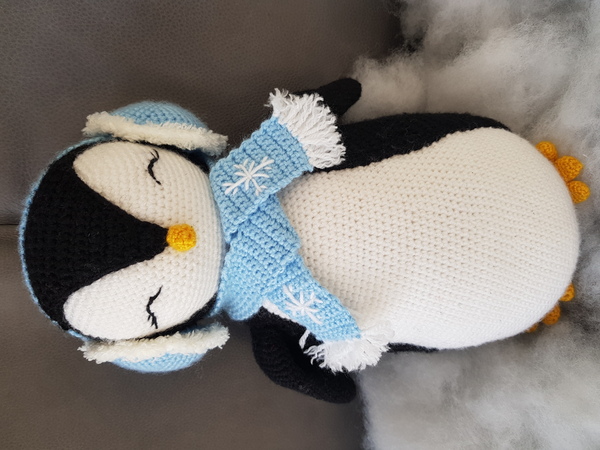 XL Winter Pinguin stehend 30cm (m. Ohrenwärmer in Babyblau) Häkelanleitung