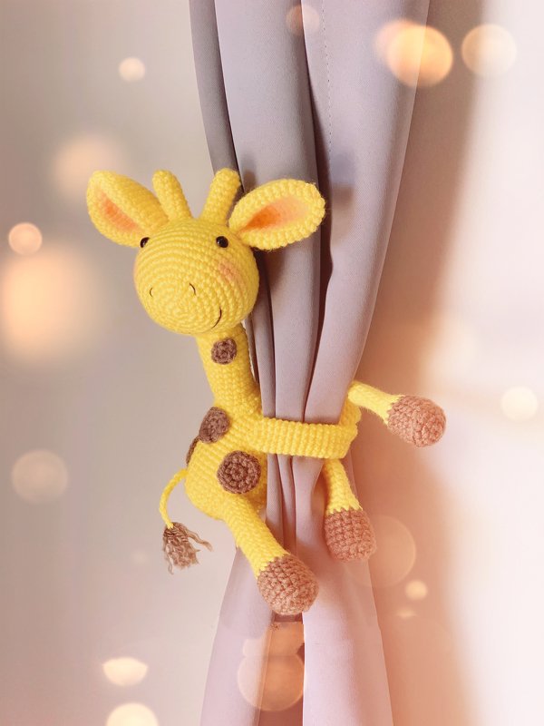 Giraffe Curtain Tie Back Crochet Pattern - Image 3