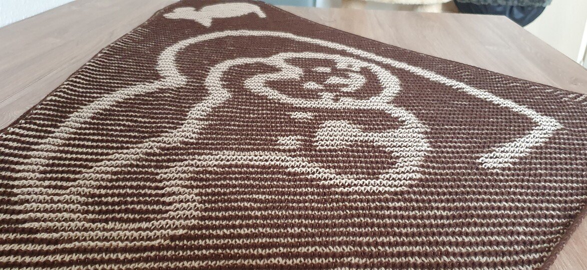 Cat and Dog, Shadow Knitting, Illusion Knitting, Motif Shawl