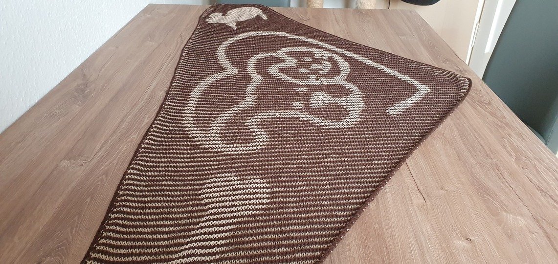 Cat and Dog, Shadow Knitting, Illusion Knitting, Motif Shawl