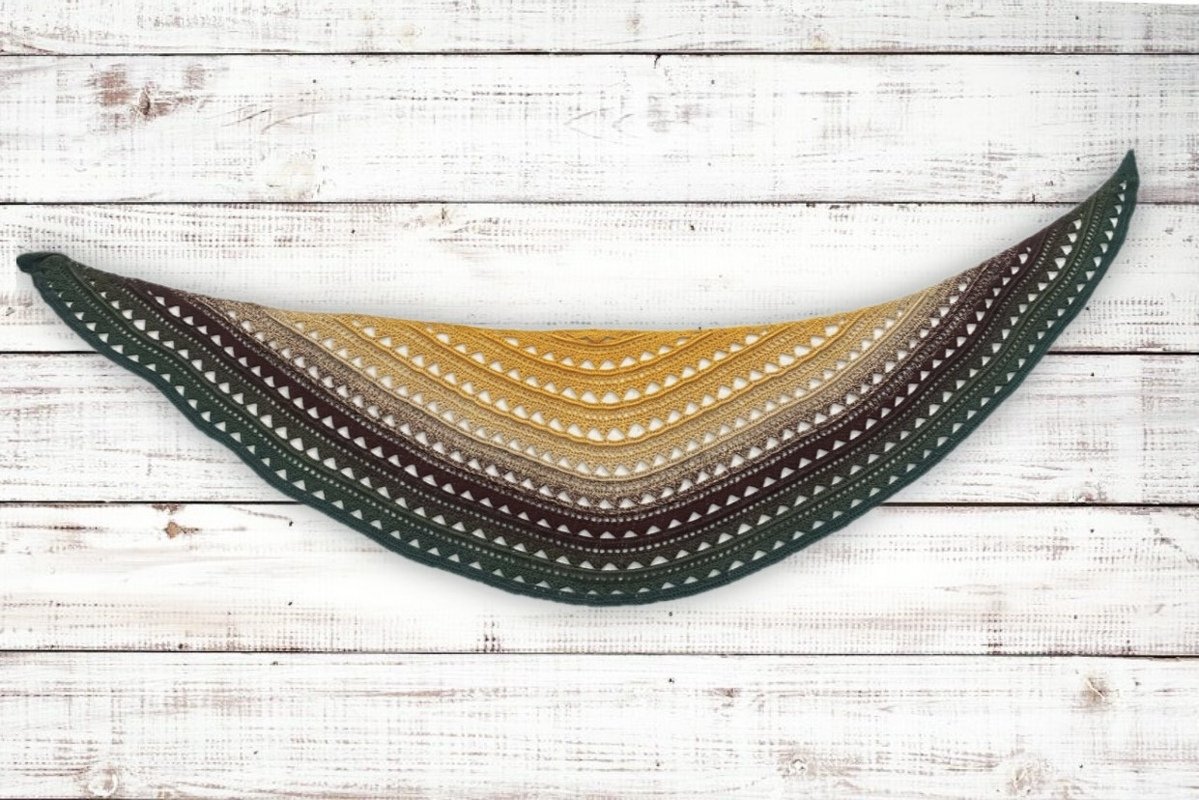 Crochet pattern half moon Halata
