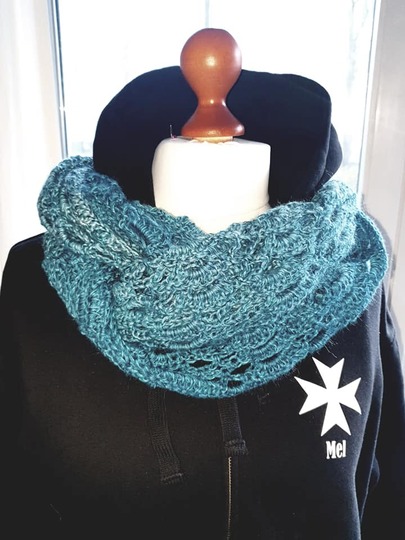 Lace Two Ways Tuch und Loop