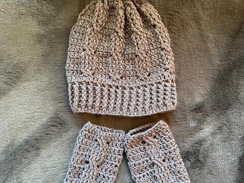 Häkelanleitung Set Mütze Pulswärmer "Verzopfter Winter"