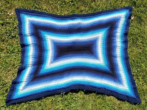 Anleitung Häkeldecke "Seelenschimmer"  abwechslungsreich durch viele Muster