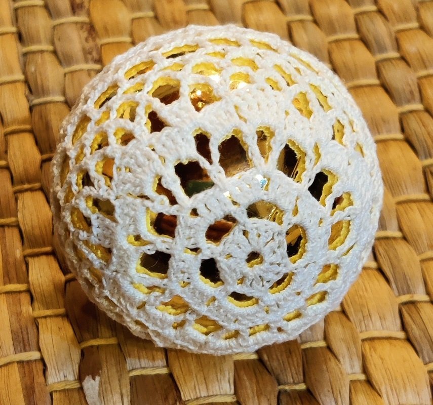 Häkelanleitung für umhäkelte Weihnachtskugel - Bild 2