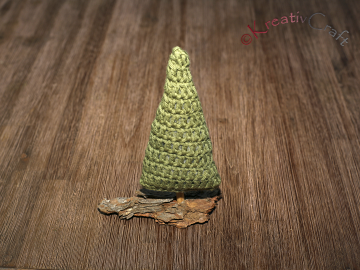 Dezenter Tannenbaum in verschiedenen Größen - Häkelanleitung