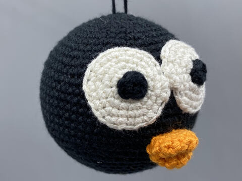 Anleitung Lustige Weihnachtskugel Pinguin