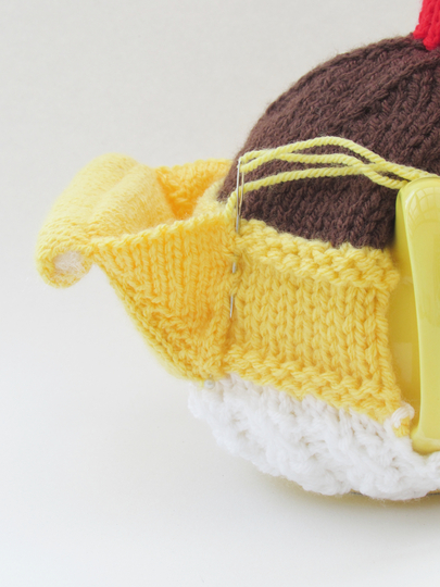 Christmas Eve Santa's Sleigh Tea Cosy Knitting Pattern