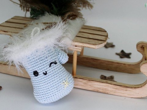 Weihnachtlicher Anhänger HANDSCHUH - Häkelanleitung