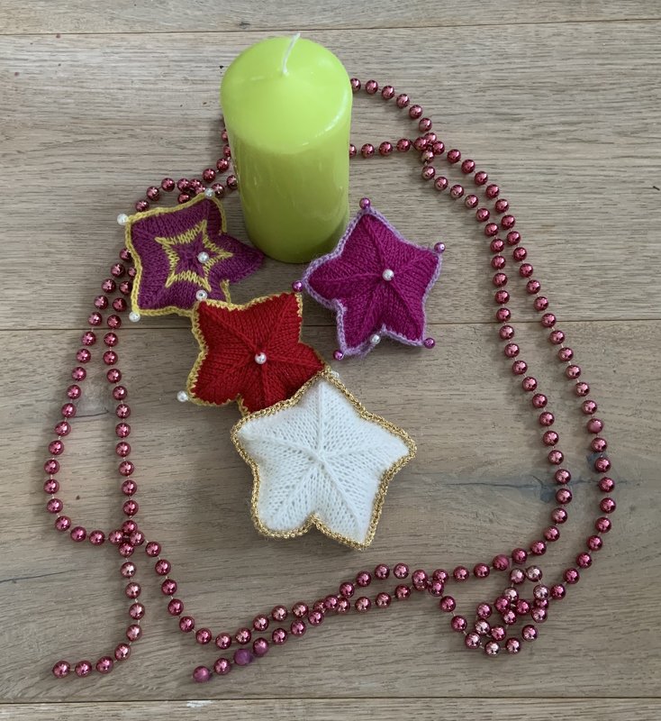 Anleitung Weihnachtssterne stricken