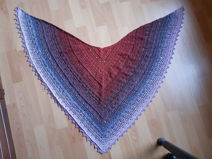 Häkelanleitung Dreieckstuch "Deep Inside"