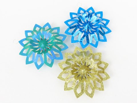 Christbaumanhänger flach und rund – Bastelanleitung und Vorlagen