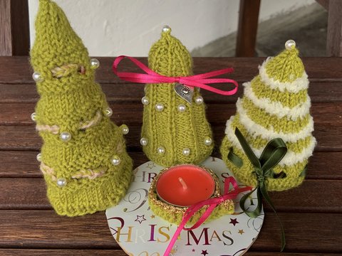 Anleitung Drei kleine Weihnachtsbäume im Strickdesign