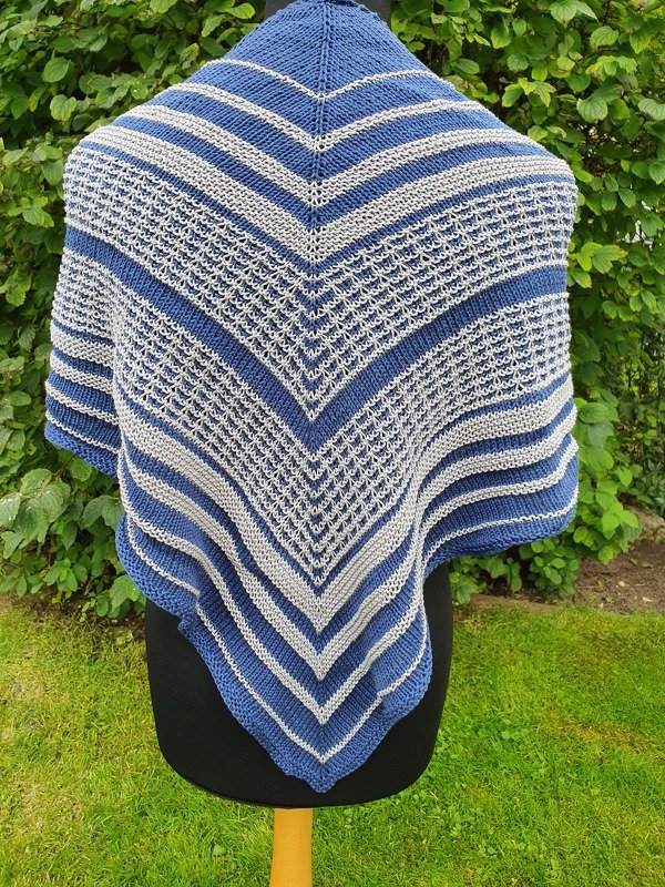 Grey Lane - Dreieckstuch Strickanleitung - Bild 2