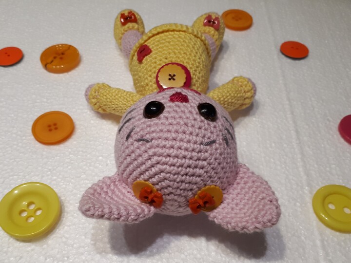 Häkelvorlage: Niedliches Kätzchen "Knöpfchen" selber machen