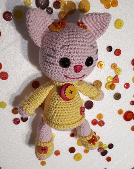 Häkelvorlage: Niedliches Kätzchen "Knöpfchen" selber machen