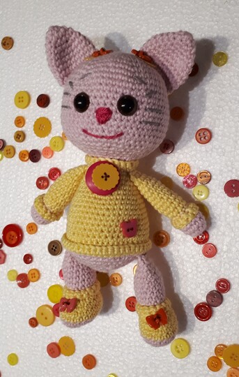 Häkelvorlage: Niedliches Kätzchen "Knöpfchen" selber machen