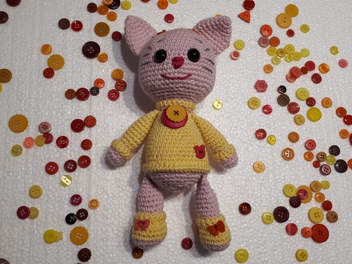 Häkelvorlage: Niedliches Kätzchen "Knöpfchen" selber machen