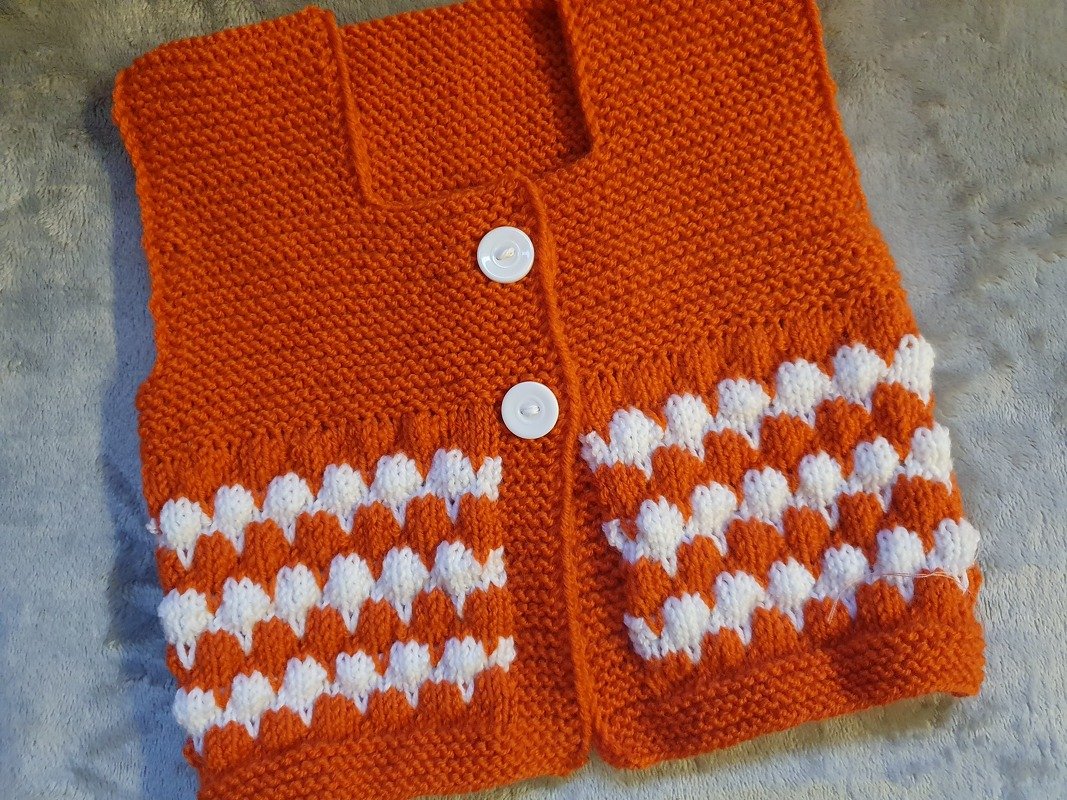 Strickanleitung für Babyweste Bubble in der Größe 56/62 - Bild 2